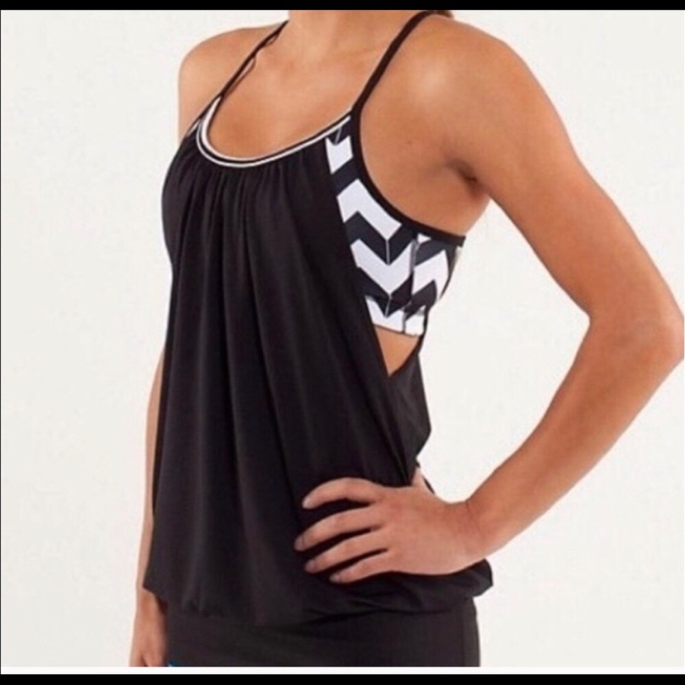 Lululemon chevron black white tank top builtin bra